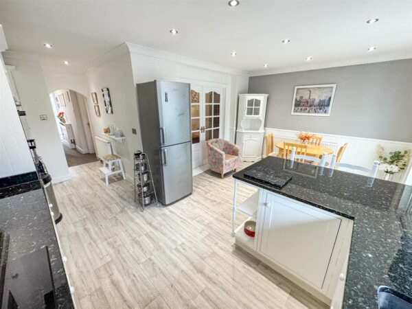 Woodlands Avenue, Corby