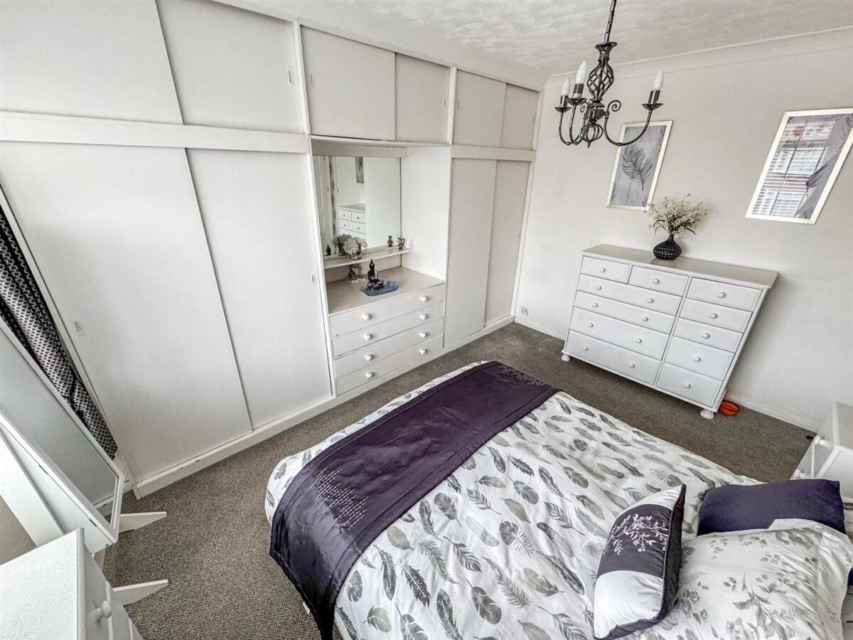 Woodlands Avenue, Corby