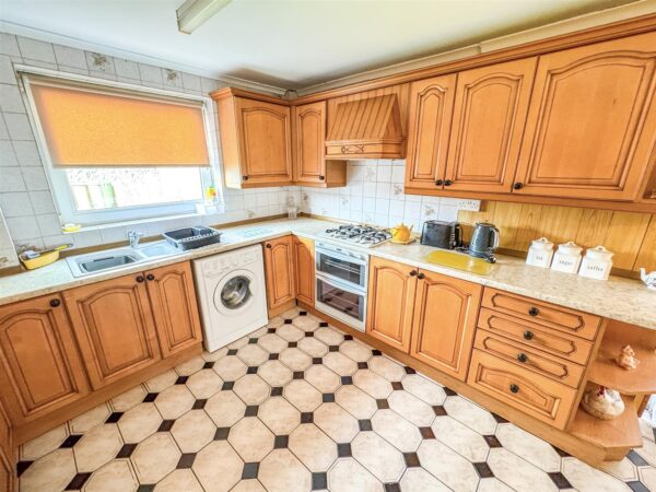 Warminster Close, Corby