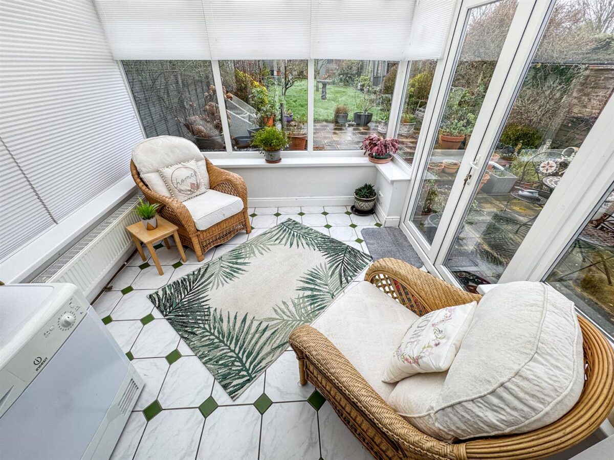 Woodlands Avenue, Corby