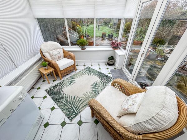 Woodlands Avenue, Corby