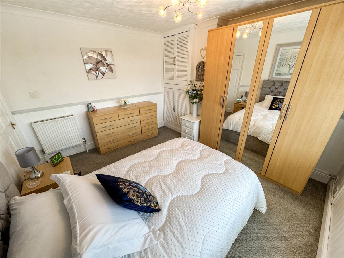 Woodlands Avenue, Corby