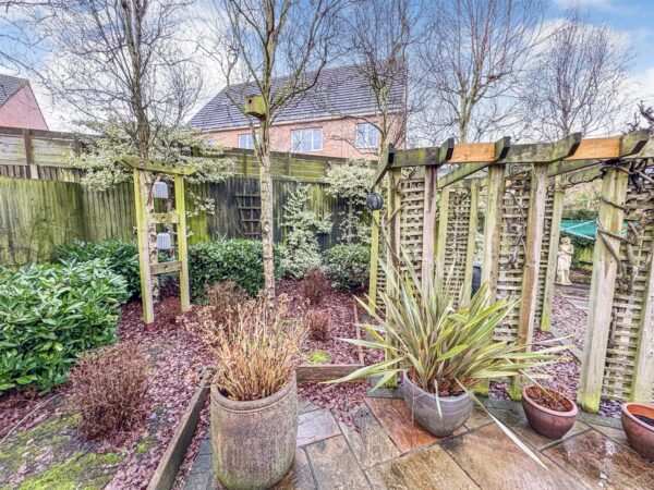 Fieldfare Close, Corby