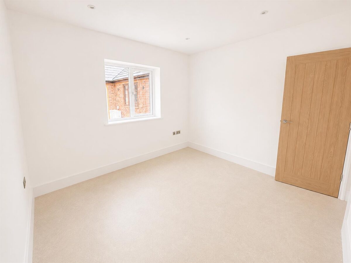 Corby Road, Weldon, Corby