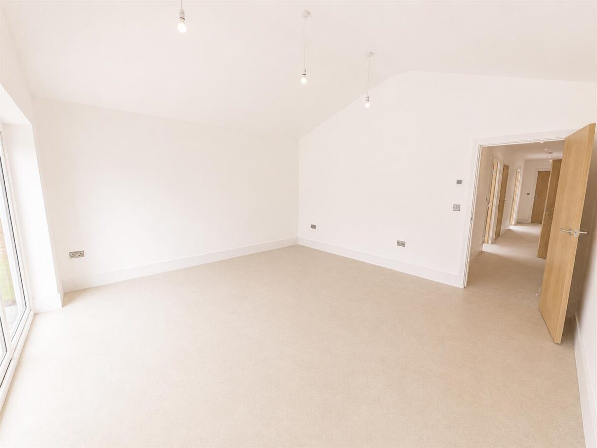 Corby Road, Weldon, Corby