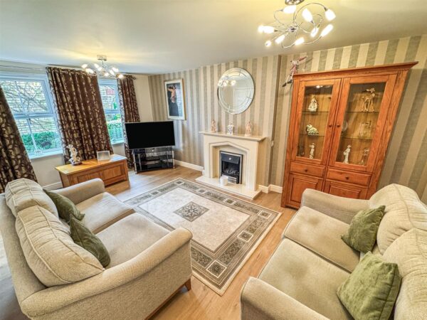 Fieldfare Close, Corby