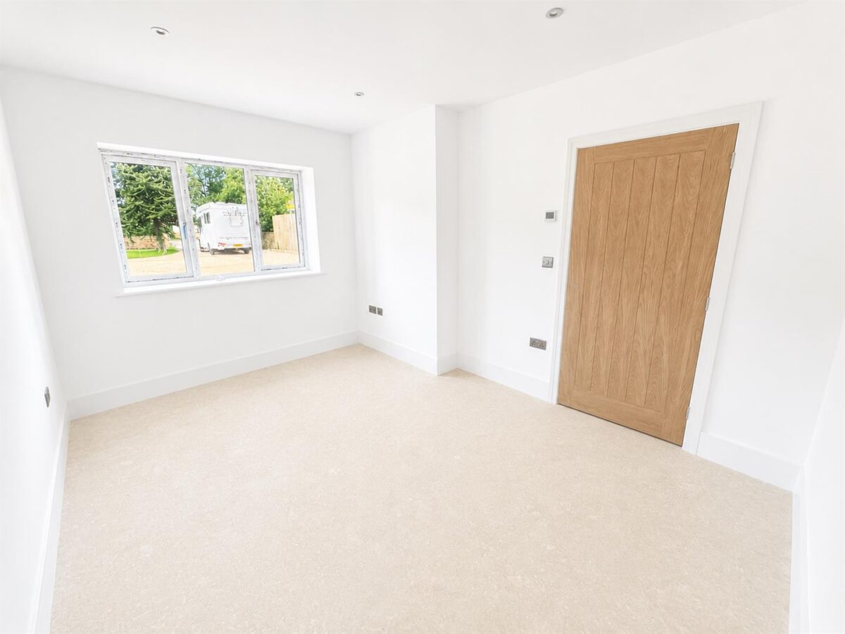 Corby Road, Weldon, Corby