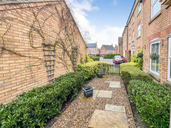 Fieldfare Close, Corby