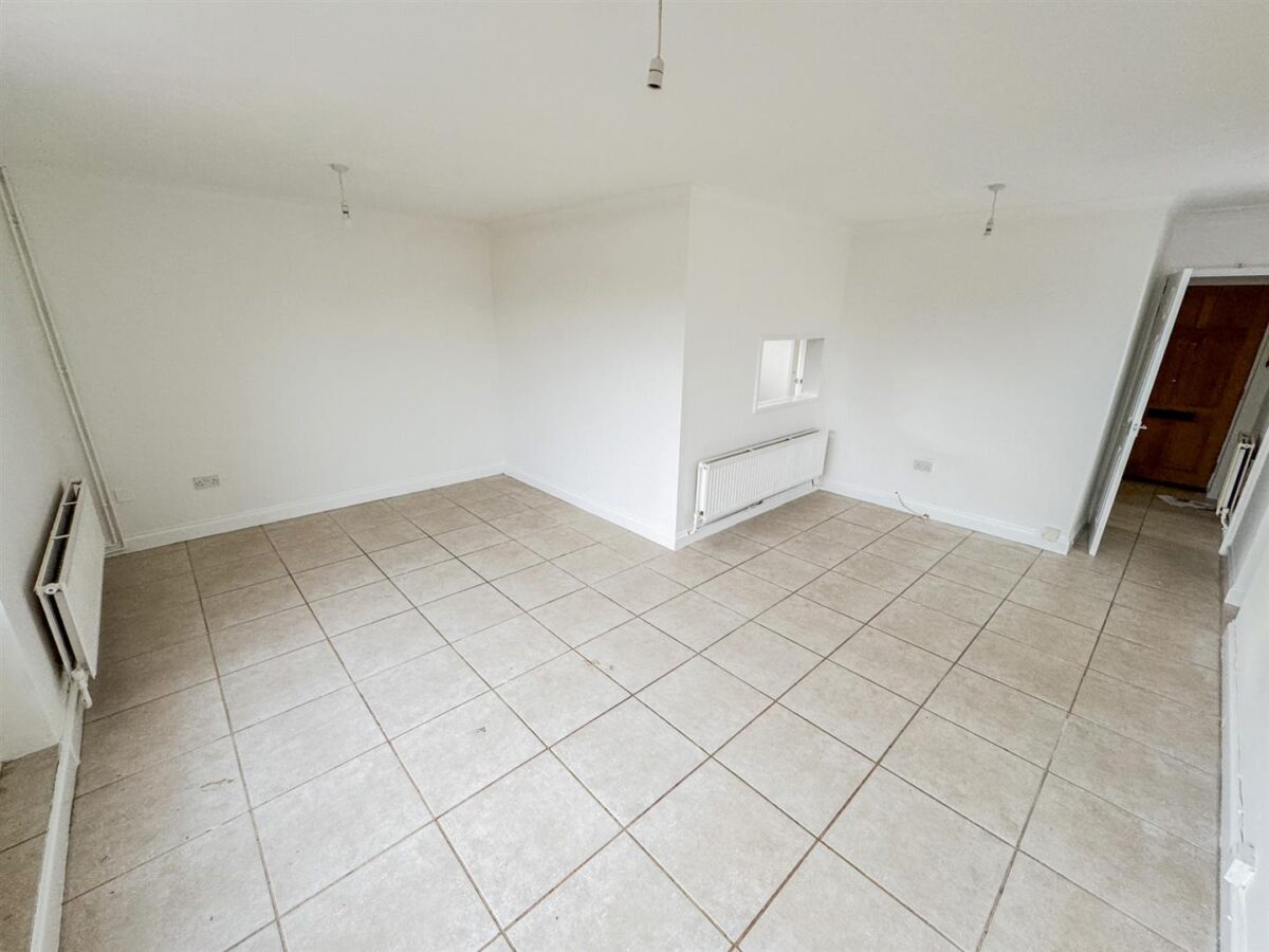 Holyrood Walk, Corby