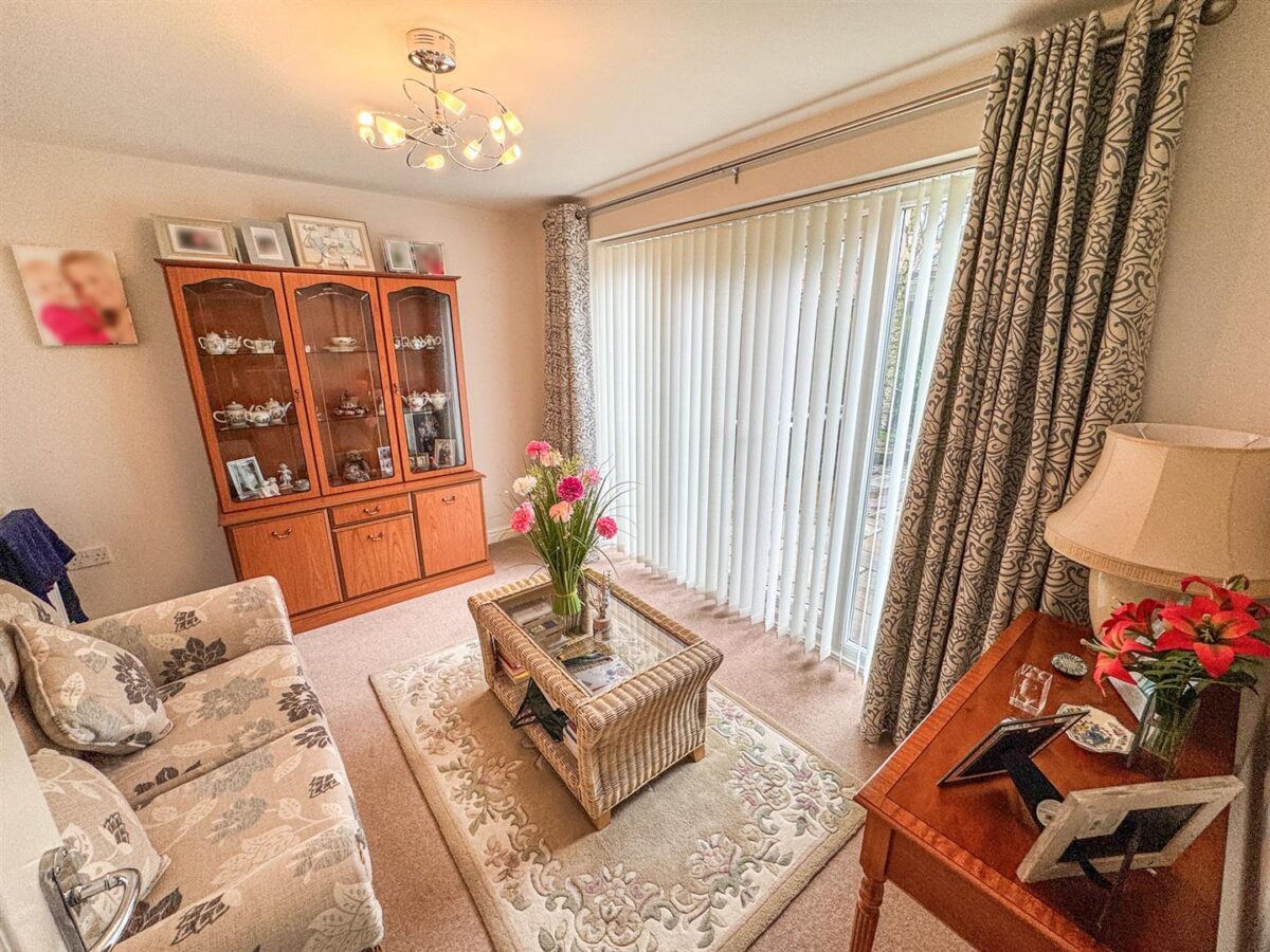 Fieldfare Close, Corby