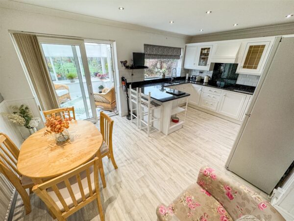 Woodlands Avenue, Corby