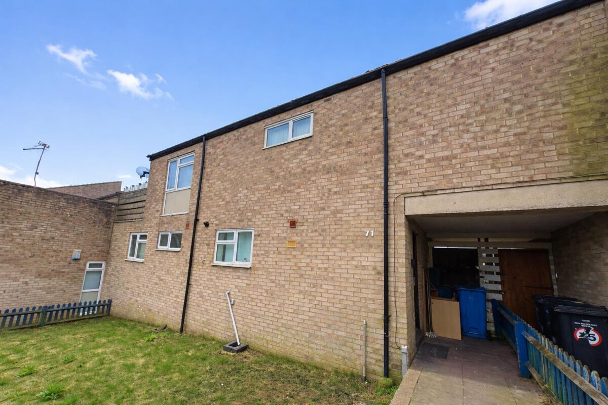 Holyrood Walk, Corby