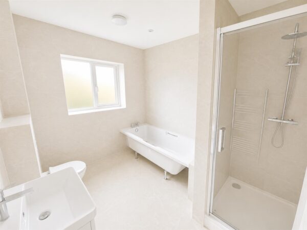 Corby Road, Weldon, Corby