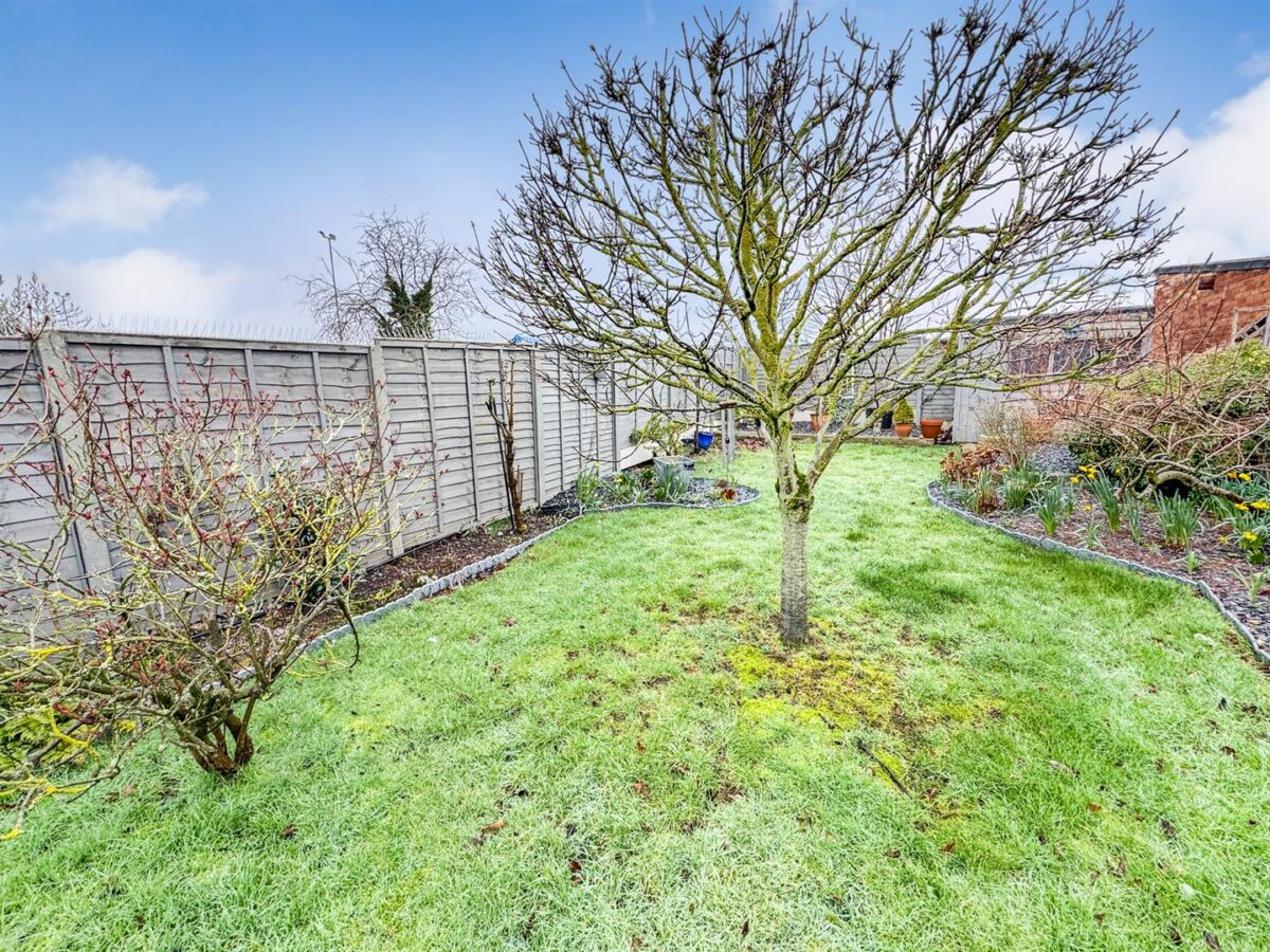 Woodlands Avenue, Corby