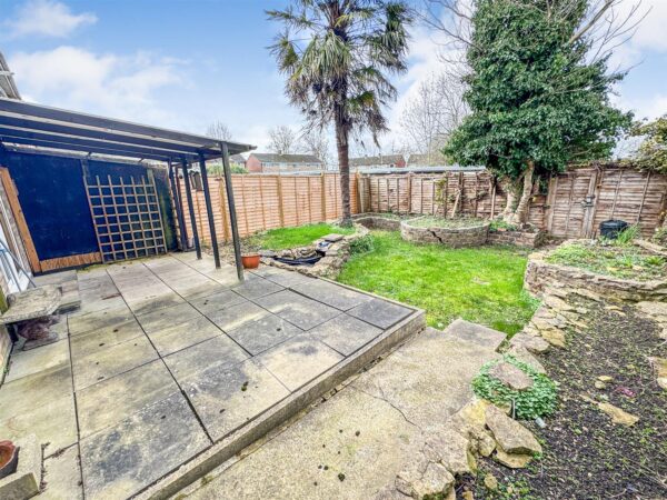 Glastonbury Road, Corby