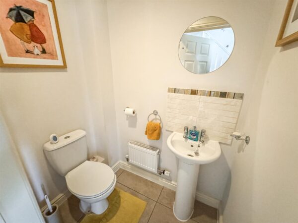 Fieldfare Close, Corby