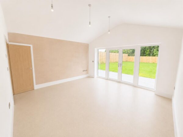 Corby Road, Weldon, Corby