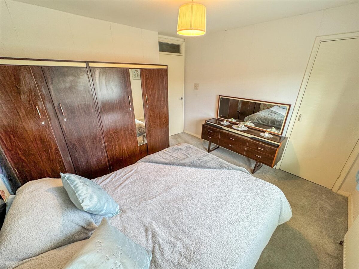 Warminster Close, Corby