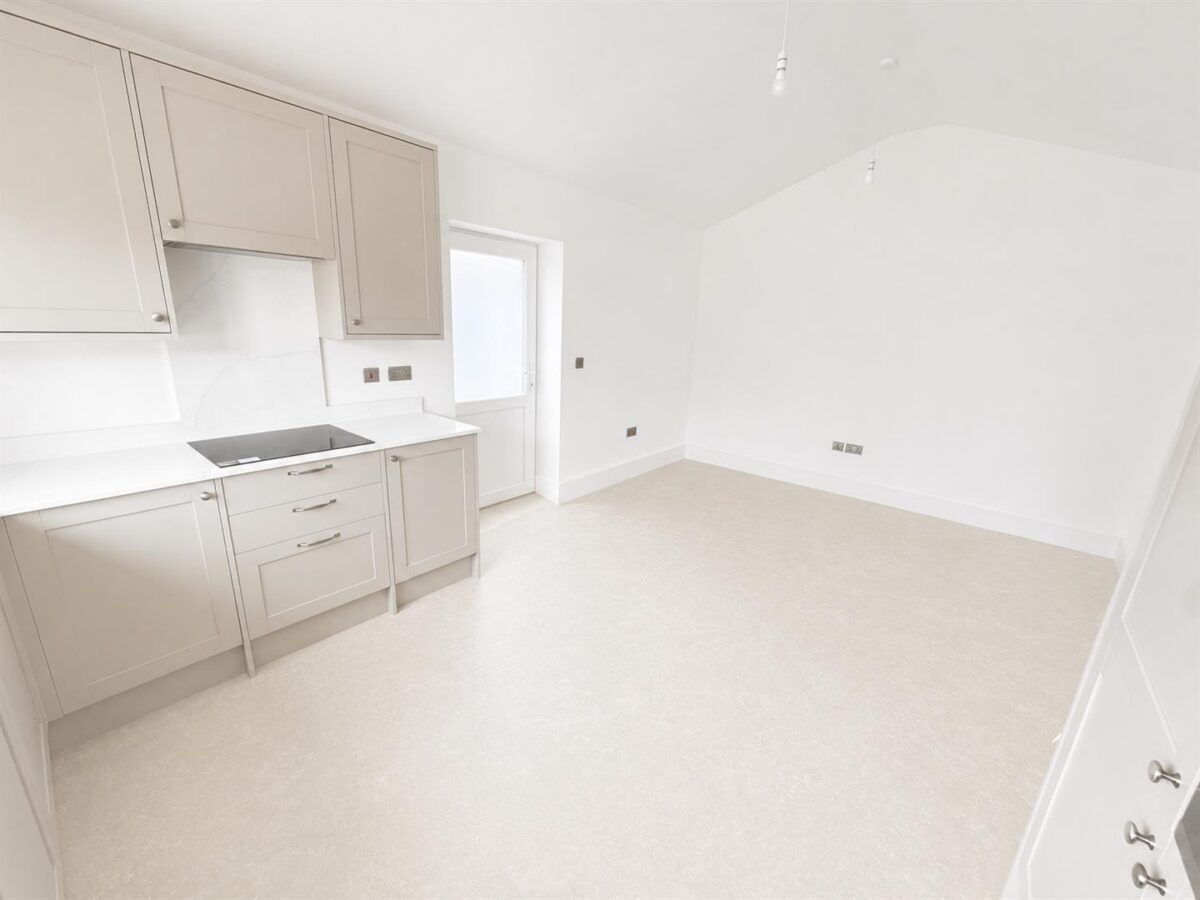 Corby Road, Weldon, Corby