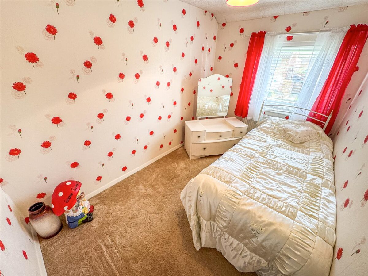 Warminster Close, Corby