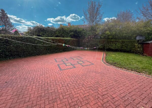 Woodfield Grove, Corby