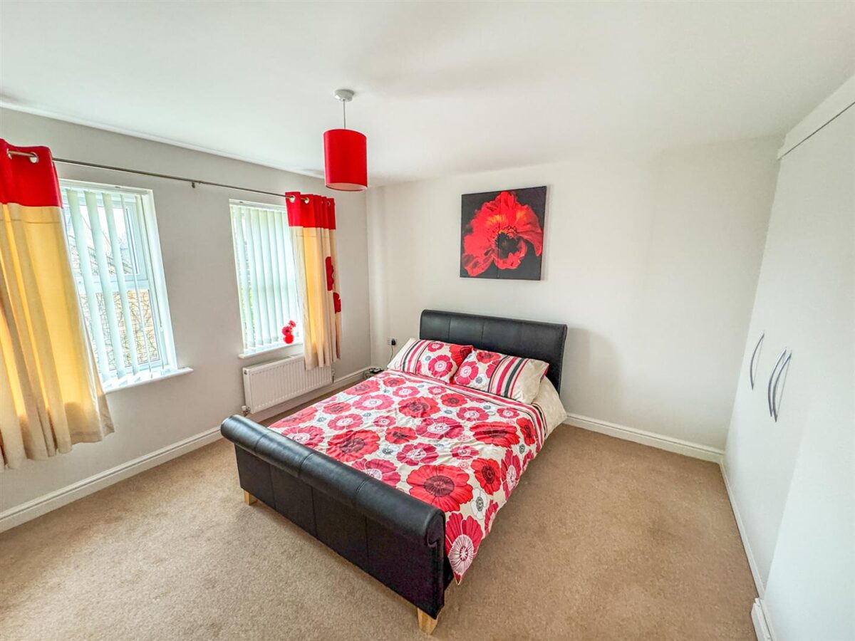 Fieldfare Close, Corby