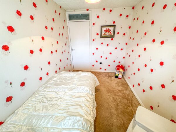 Warminster Close, Corby