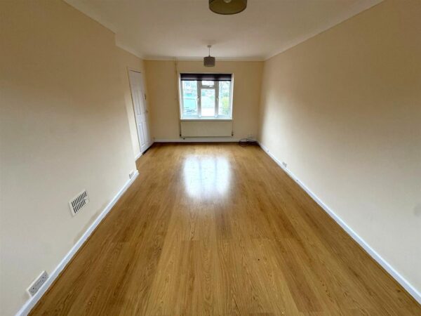 Woodfield Grove, Corby