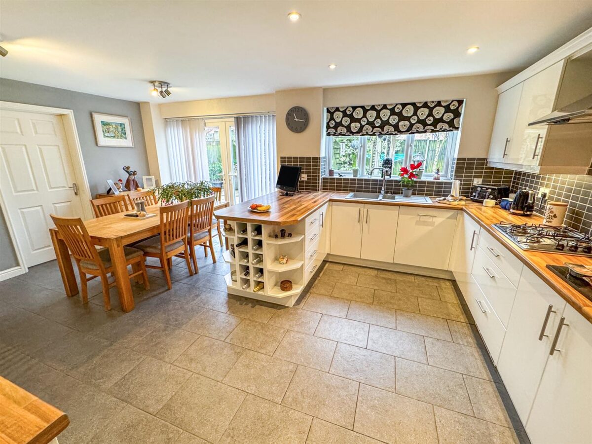 Fieldfare Close, Corby