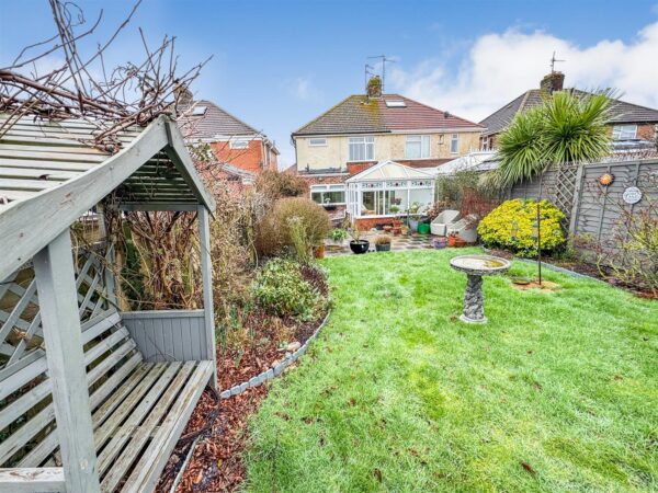 Woodlands Avenue, Corby