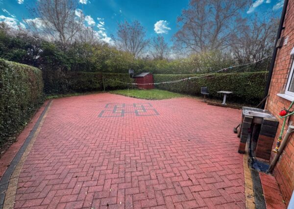 Woodfield Grove, Corby