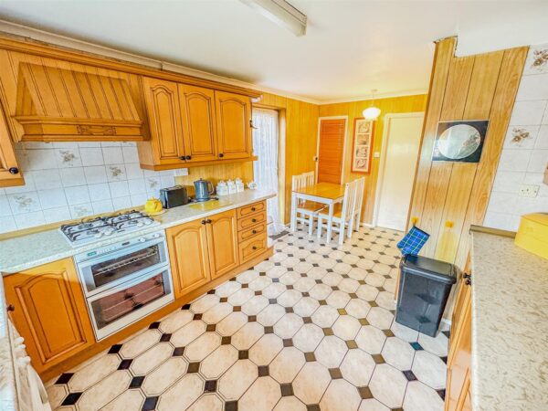 Warminster Close, Corby