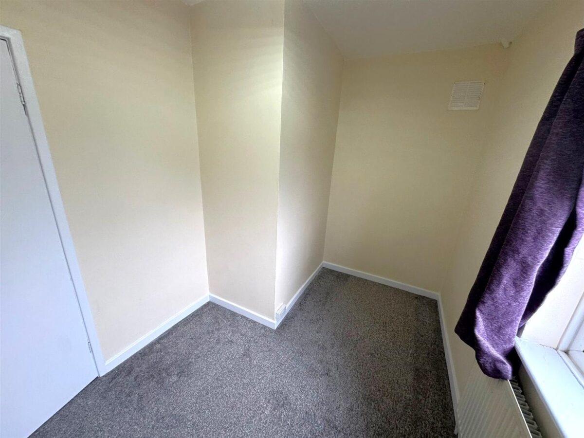 Woodfield Grove, Corby