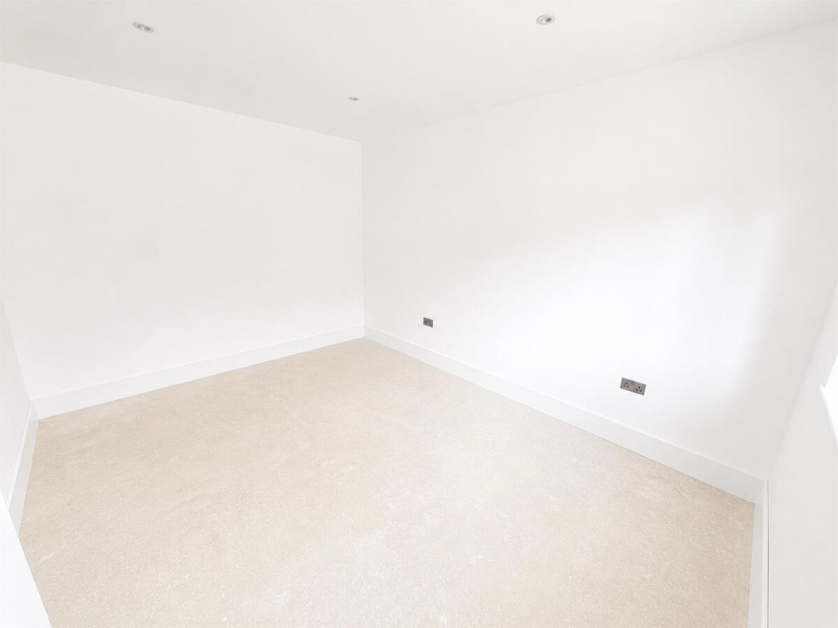 Corby Road, Weldon, Corby