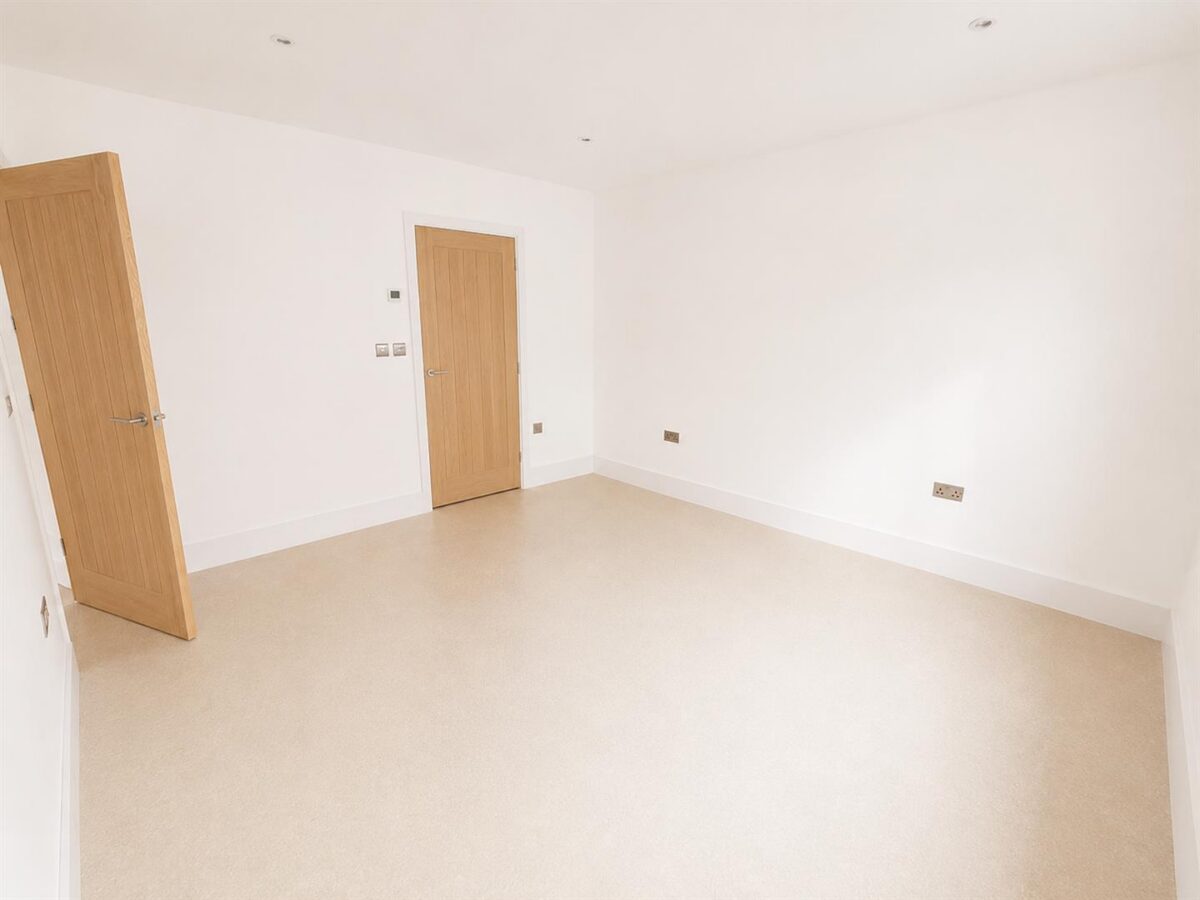 Corby Road, Weldon, Corby
