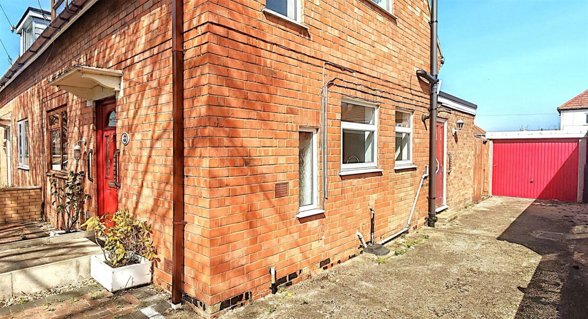 Tanfields Grove, Corby