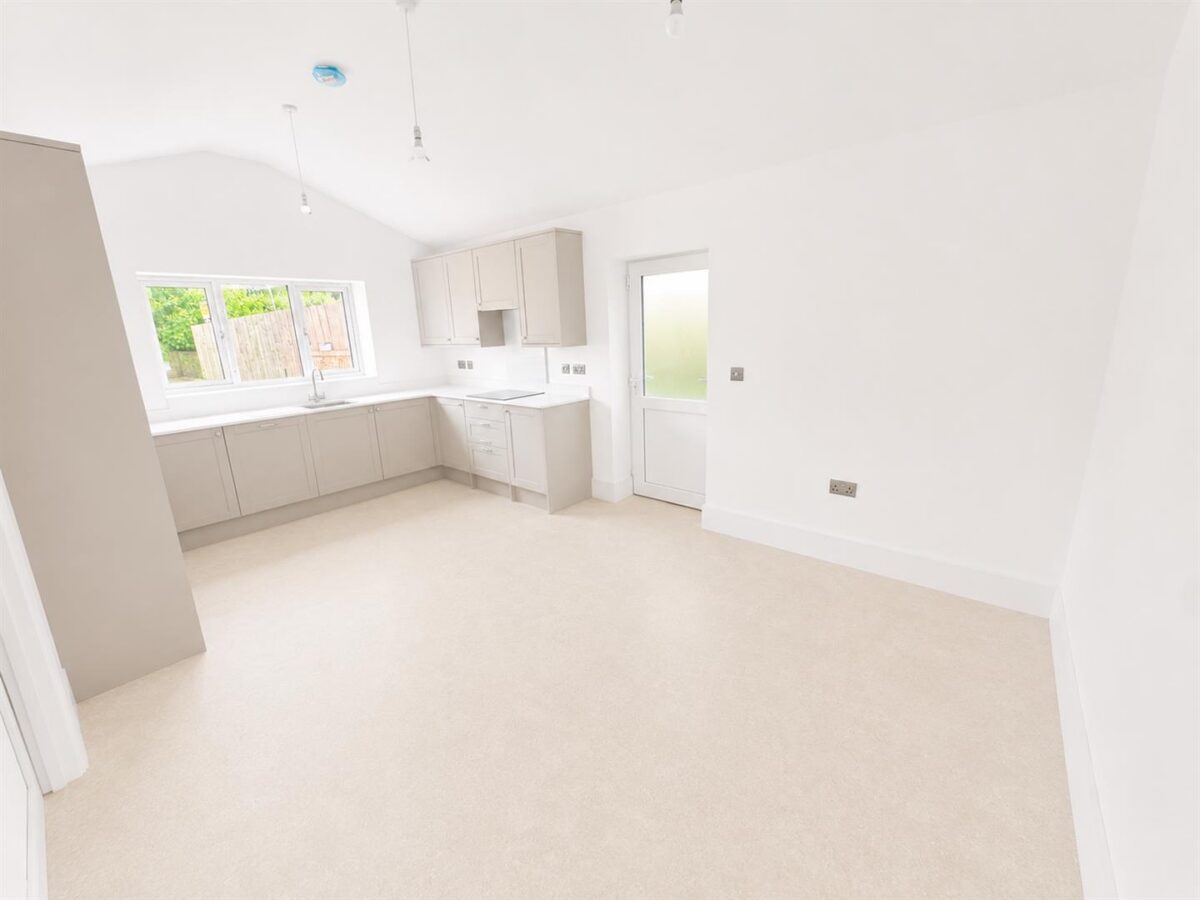 Corby Road, Weldon, Corby