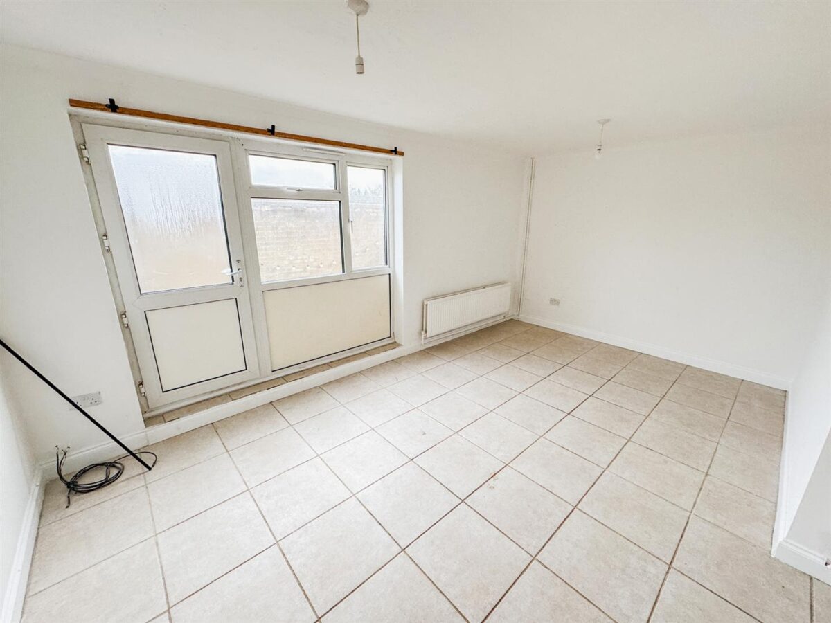 Holyrood Walk, Corby