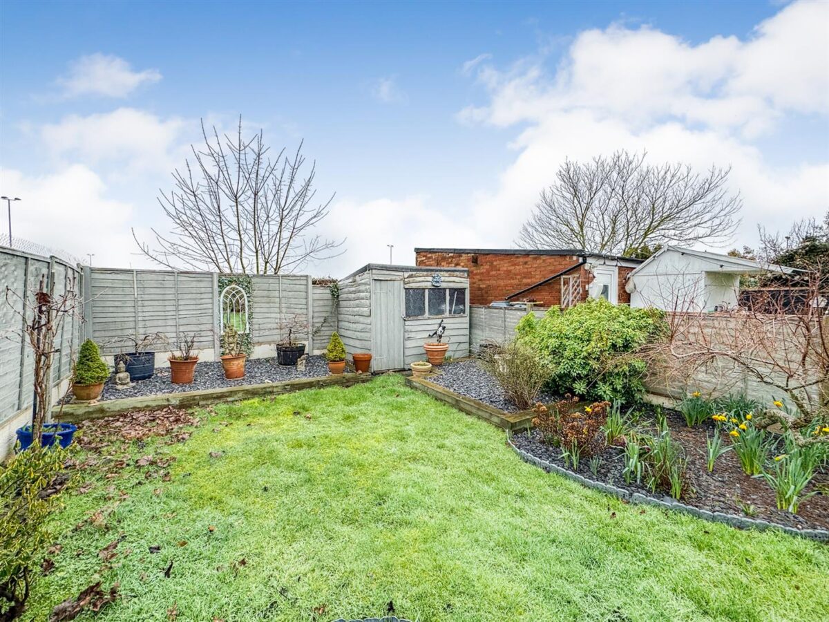 Woodlands Avenue, Corby