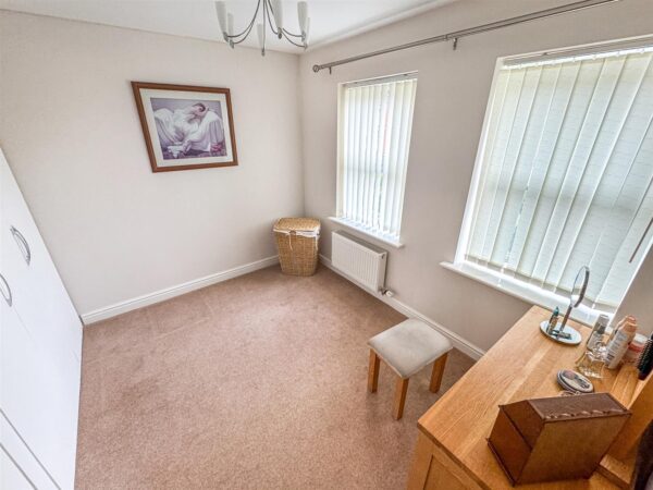 Fieldfare Close, Corby