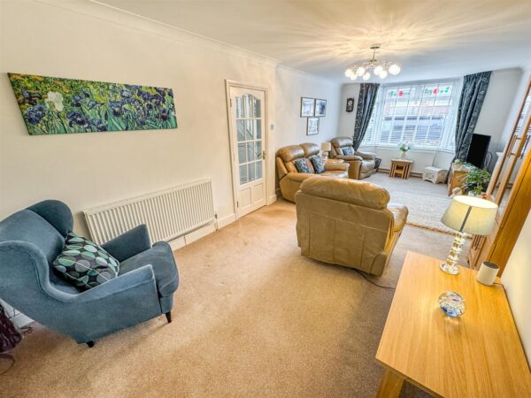 Woodlands Avenue, Corby