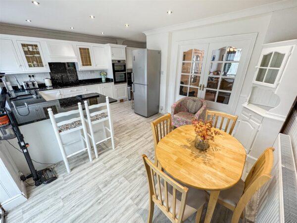 Woodlands Avenue, Corby