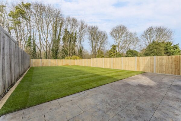 Corby Road, Weldon, Corby