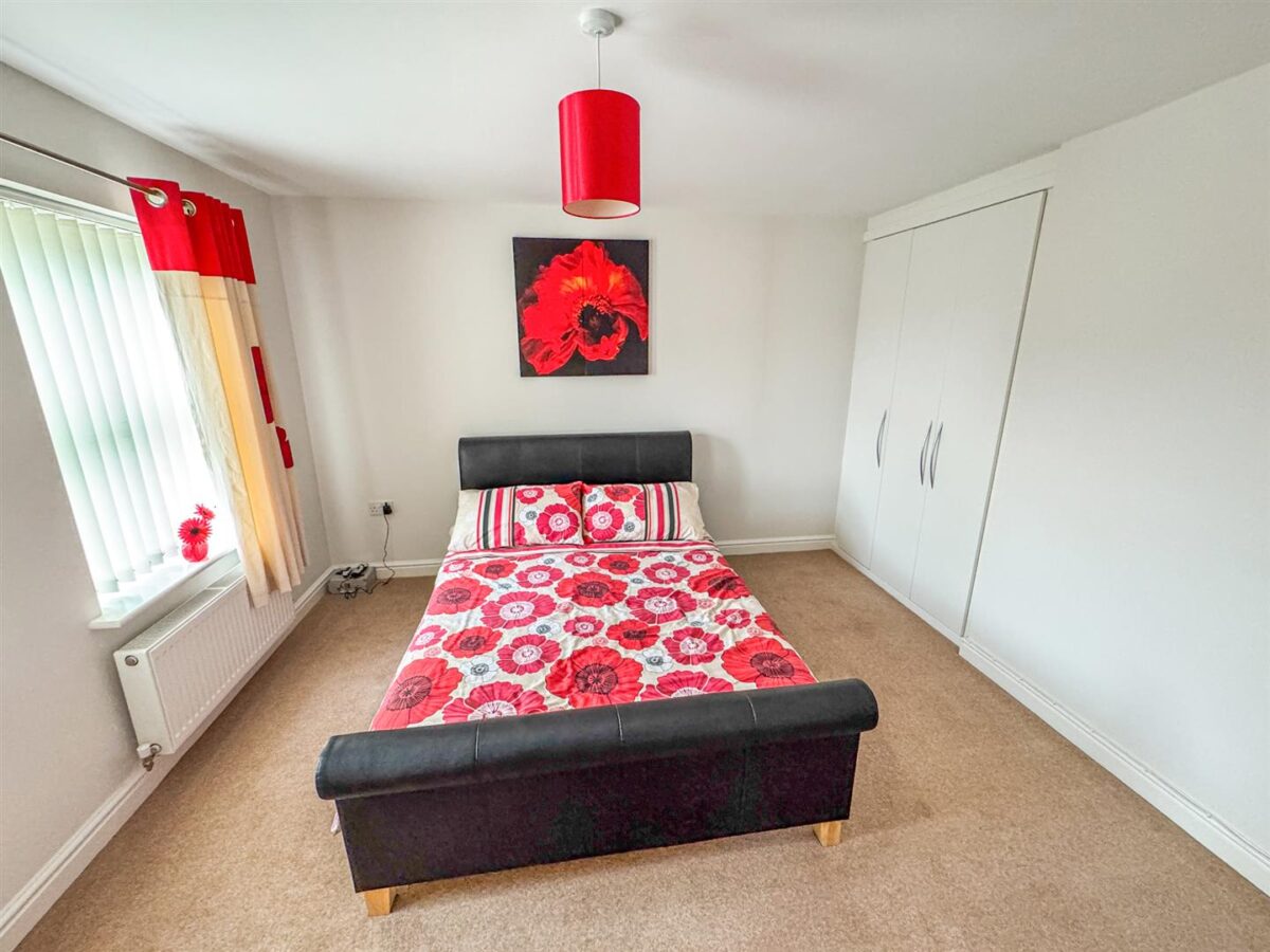 Fieldfare Close, Corby