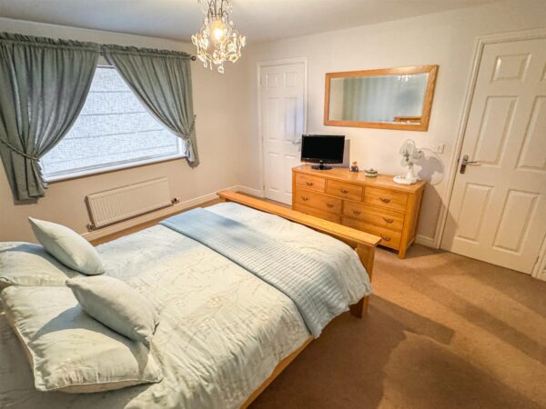 Fieldfare Close, Corby