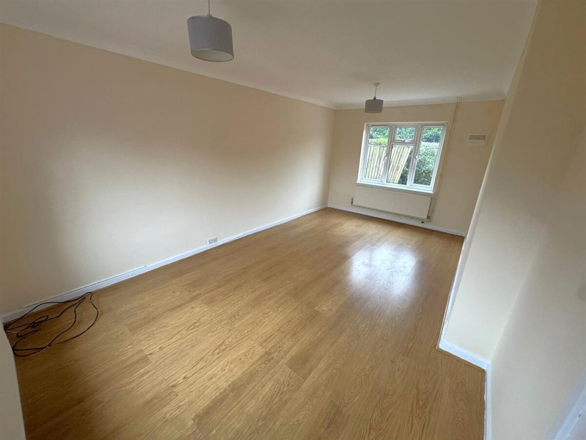 Woodfield Grove, Corby