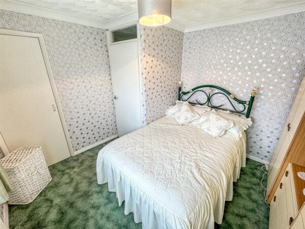 Warminster Close, Corby