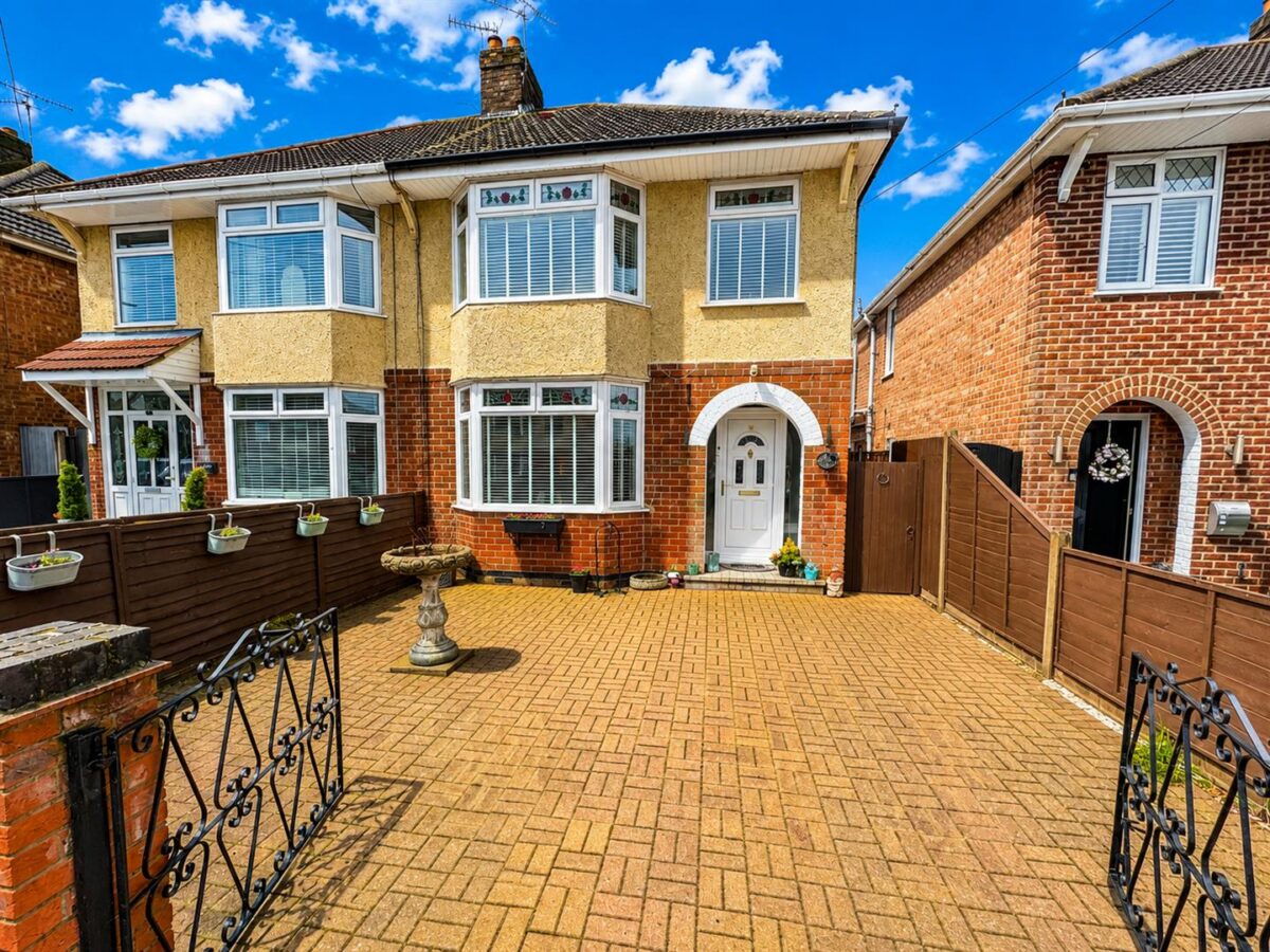 Woodlands Avenue, Corby