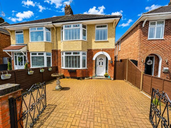 Woodlands Avenue, Corby