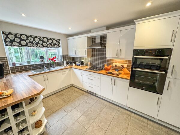 Fieldfare Close, Corby